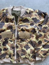 Load image into Gallery viewer, Vintage Duck Camo Puffer Jacket (M)