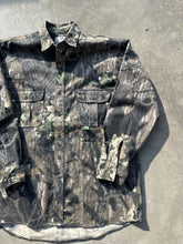Load image into Gallery viewer, Vintage Mossy Oak Break Up Button Up (L)