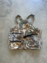 Load image into Gallery viewer, Vintage Realtree Advantage Camo Hunting Vest (L)