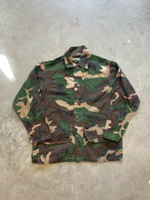 Load image into Gallery viewer, Vintage Woodland Camo Button Up Shirt (L)