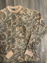 Load image into Gallery viewer, 1990’s Mossy Oak Treestand Camo Long Sleeve Shirt (M)