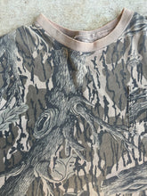 Load image into Gallery viewer, Vintage Mossy Oak Trees Camo Pocket T-Shirt (XL)