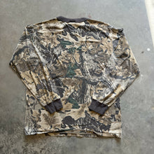 Load image into Gallery viewer, Vintage Realtree Advantage Camo (L)