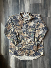 Load image into Gallery viewer, Vintage Mossy Oak Forest Floor Camo Chamois Shirt (L)