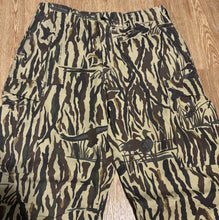 Load image into Gallery viewer, Vintage Rattlers Camo Ducks Unlimited Camo Cargo Pants