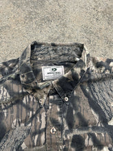 Load image into Gallery viewer, Vintage Mossy Oak Break Up Gen 1 Button Up (XL)
