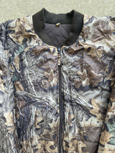 Load image into Gallery viewer, Vintage Realtree Advantage Puffy Bomber Jacket (L/XL)