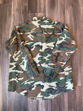 Load image into Gallery viewer, Vintage Black Duck Woodland Camo Button Up Shirt (L)