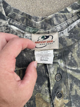 Load image into Gallery viewer, Vintage MossyOak Breakup Camo Henley (XXL)
