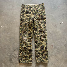 Load image into Gallery viewer, Vintage Duck Camo Insulated Pants (L)