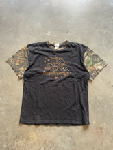 Load image into Gallery viewer, Vintage “To Hunt Or Not To” T-Shirt (L)