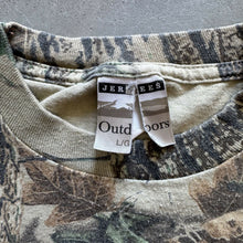 Load image into Gallery viewer, Vintage Realtree Camo Long Sleeve (L)