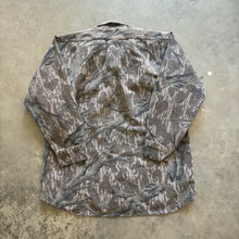 Load image into Gallery viewer, Vintage Mossy Oak Treestand Camo Chamois Shirt (L)
