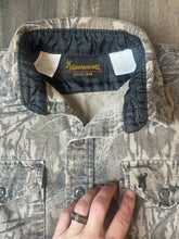 Load image into Gallery viewer, Vintage Browning Mossy Oak Treestand Camo Chamois Shirt (L)