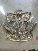 Load image into Gallery viewer, Vintage Realtree Advantage Camo Chamois Shirt (2XL)