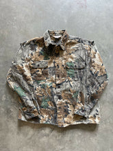 Load image into Gallery viewer, 90’s Realtree Advantage Camo Chamois Shirt (L/XL)