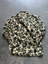 Load image into Gallery viewer, Vintage Woolrich Duck Camo Chamois Shirt (M)