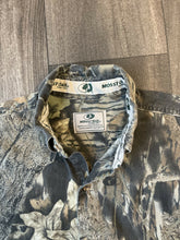Load image into Gallery viewer, Vintage Mossy Oak Breakup Camo Button Up Shirt (S)