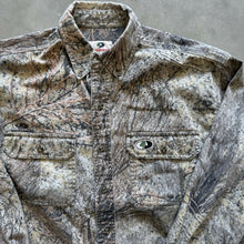 Load image into Gallery viewer, 2000’s Mossy Oak Brush Camo Button-Up Shirt (M)