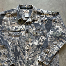Load image into Gallery viewer, Mossy Oak Breakup Camo Chamois Shirt (Xl)