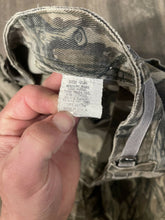 Load image into Gallery viewer, Vintage Mossy Oak Treestand Camo Adjustable Waist Pants (M)
