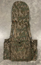 Load image into Gallery viewer, 90’s Mossy Oak Greenleaf Strap Vest (XL) 🇺🇸