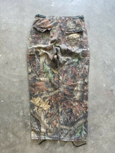 Load image into Gallery viewer, Vintage Ranger Realtree Advantage Timber Camo Adjustable Waist Pants (M)