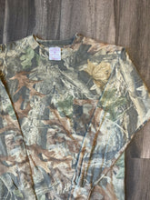 Load image into Gallery viewer, Vintage Realtree Advantage Timber Camo Long Sleeve Shirt (S)