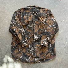 Load image into Gallery viewer, Vintage Mossy Oak Fall Foliage Camo Chamois Shirt (XL)