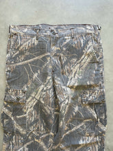 Load image into Gallery viewer, Vintage Mossy Oak Shadow Branch Camo Adjustable Waist (L)