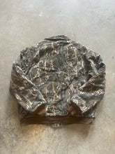 Load image into Gallery viewer, Vintage Mossy Oak Treestand Camo Insulated Bomber Jacket (Xl)