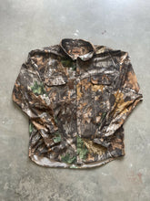 Load image into Gallery viewer, Vintage Duxbak Realtree Advantage Timber Camo Button-Up Shirt (L)