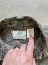 Load image into Gallery viewer, Vintage Mossy Oak Greenleaf Camo Chamois Shirt (XL)