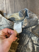 Load image into Gallery viewer, Vintage 10X Realtree Hardwoods Camo Mock Neck Shirt (2XL)