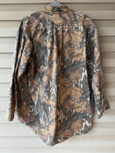 Load image into Gallery viewer, 90’s Mossy Oak Fall Foliage Chamois Shirt (L/XL) 🇺🇸