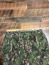 Load image into Gallery viewer, 90’s Mossy Oak Full Foliage Pants (XL) 🇺🇸