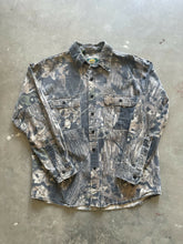 Load image into Gallery viewer, Vintage Mossy Oak Breakup Camo Chamois Shirt (L)