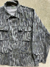 Load image into Gallery viewer, Vintage Cabela’s Realtree Camo 4-Pocket Jacket (M)