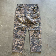 Load image into Gallery viewer, Vintage Denim Mossy Oak Forest Floor Camo Pants (L)