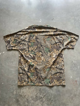 Load image into Gallery viewer, Vintage Realtree Advantage Camo Hide And Seek Deer Shirt (XL)
