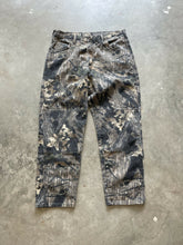 Load image into Gallery viewer, Vintage Wrangler Mossy Oak Breakup Camo Denim Pants (L)
