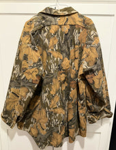 Load image into Gallery viewer, Mossy Oak Fall Foliage Chamois Button Down (XXL)