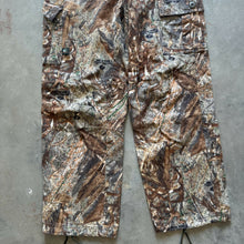 Load image into Gallery viewer, 2000’s Mossy Oak Duck Blind Camo Adjustable Waist Pants (S)