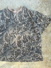 Load image into Gallery viewer, Vintage Mossy Oak Trees Camo Pocket T-Shirt (XL)