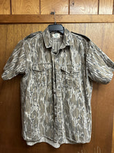 Load image into Gallery viewer, 80’s Mossy Oak Bottomland Shirt Large 🇺🇸