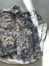 Load image into Gallery viewer, Vintage Mossy Oak Gen 1 Breakup Camo Chamois Shirt (L)