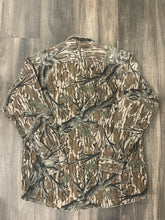 Load image into Gallery viewer, Vintage Mossy Oak Treestand Camo Chamois Shirt (L)