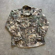 Load image into Gallery viewer, Vintage Realtree Camo Chamois Shirt (L)