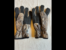 Load image into Gallery viewer, Mossy Oak Insulated Waterproof Gloves