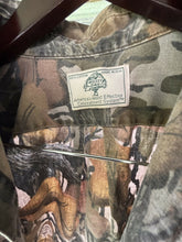 Load image into Gallery viewer, Vintage Mossy Oak - Large
